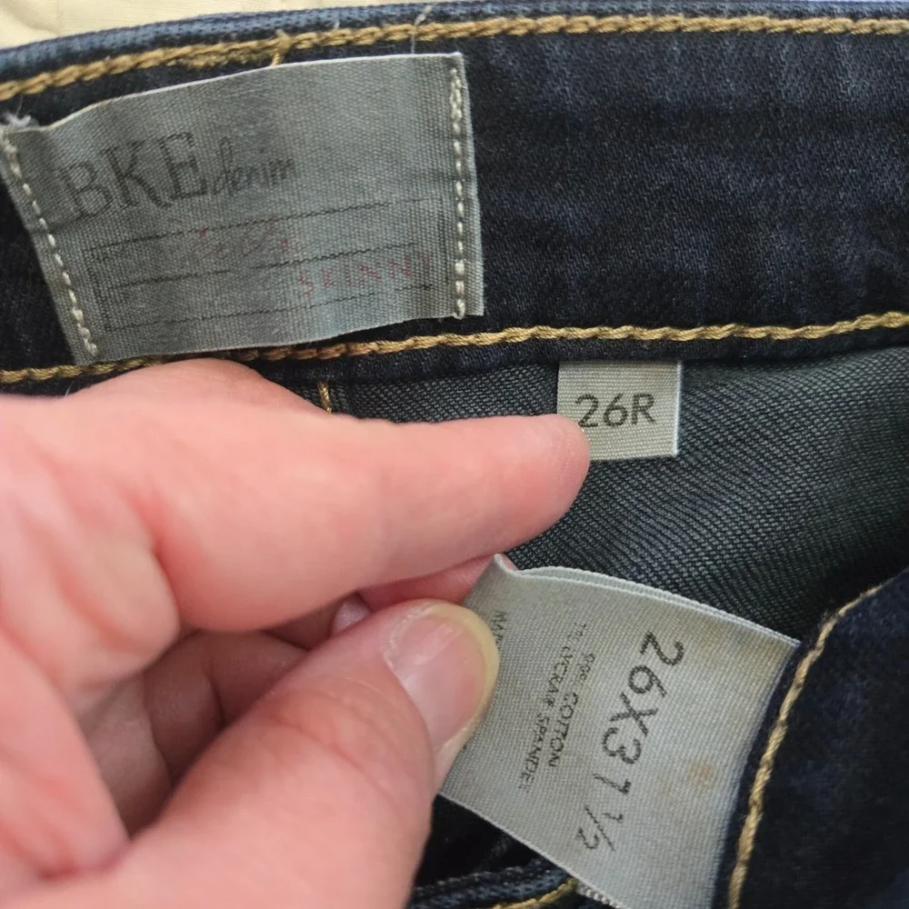 BKE Stella Skinny Jeans Dark Wash Raw Hem Frayed Denim 26R Womens 26 x 31.5